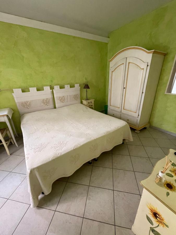 B&B Le Farfalle Palau Ngoại thất bức ảnh