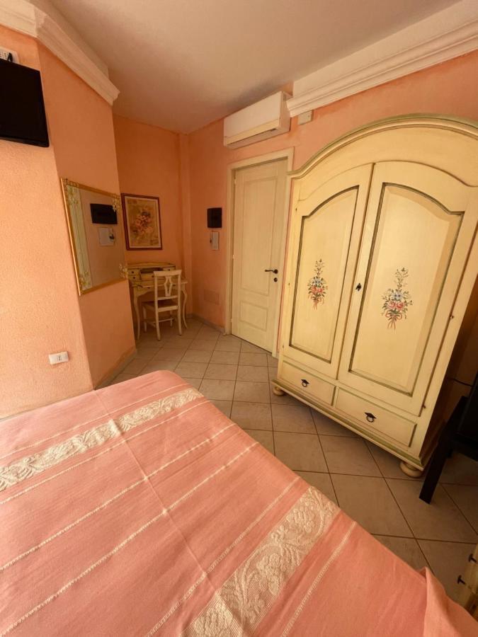 B&B Le Farfalle Palau Ngoại thất bức ảnh