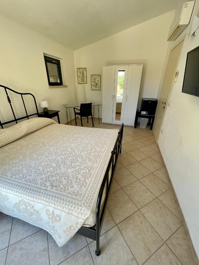 B&B Le Farfalle Palau Ngoại thất bức ảnh