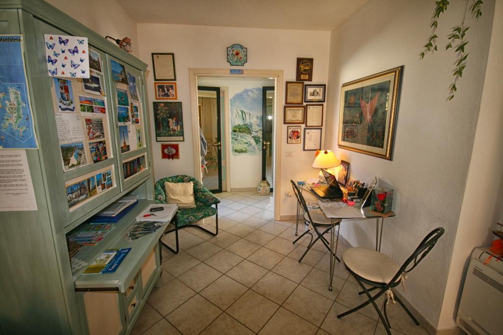 B&B Le Farfalle Palau Ngoại thất bức ảnh
